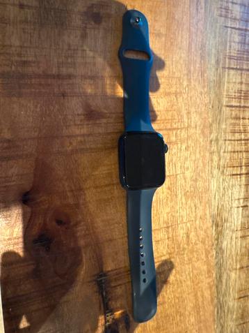 Apple Watch SE 2024 44mm - Blauw beschikbaar voor biedingen