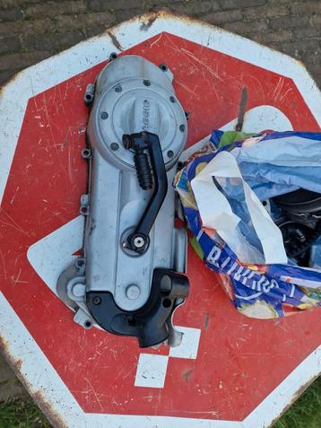 Carterkap en vario onderdelen piaggio zip beschikbaar voor biedingen