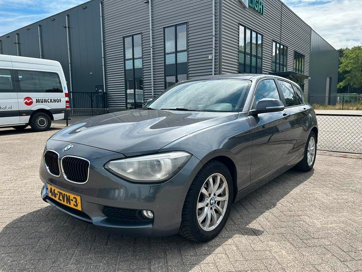 BMW 1-Serie 116i Upgrade Edition, Auto's, BMW, Particulier, 1-Serie, Airconditioning, Bluetooth, Centrale vergrendeling, Climate control