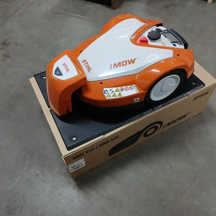 Stihl RMI632P robotmaaier nieuw 32% korting laatste machine!, Tuin en Terras, Robotmaaiers, Nieuw, Meer dan 25 cm, Met regensensor