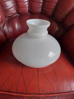 Witte glazen lampenkap, Huis en Inrichting, Lampen | Lampenkappen, Ophalen, Wit, Vintage, Zo goed als nieuw