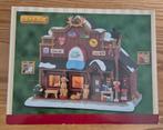 Lemax Wild Wooly's Gift Shop Kersthuisje, Diversen, Kerst, Ophalen of Verzenden, Zo goed als nieuw
