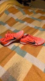 Kunstgras voetbal schoenen maat 42, Nike, Overige typen, Ophalen of Verzenden, Zo goed als nieuw