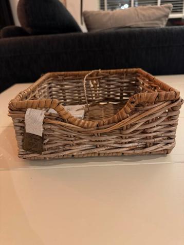 Rieten servettenhouder van Riviera Maison beschikbaar voor biedingen