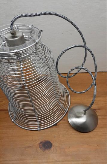 Aparte hanglamp van aluminium draad,lees de beschrijving beschikbaar voor biedingen