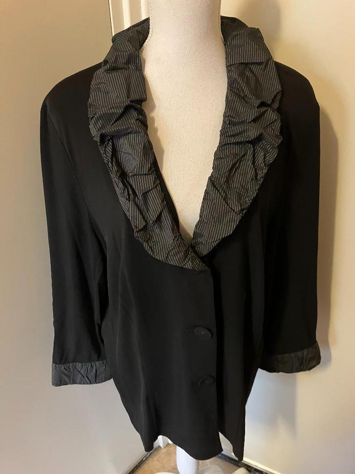 gerry weber valt als maat XL oksel tot oksel 62 cm, Kleding | Dames, Jasjes, Kostuums en Pakken, Zo goed als nieuw, Jasje, Maat 46/48 (XL) of groter