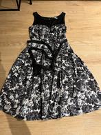 Zwarte feestelijke jurk met bloemenprint - H&M, Maat 38/40 (M), Zwart, Ophalen of Verzenden, Zo goed als nieuw