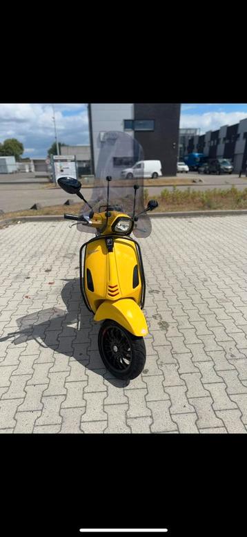 Vespa Sprint 50cc 4T – 2018 | Zo Goed Als Nieuw beschikbaar voor biedingen
