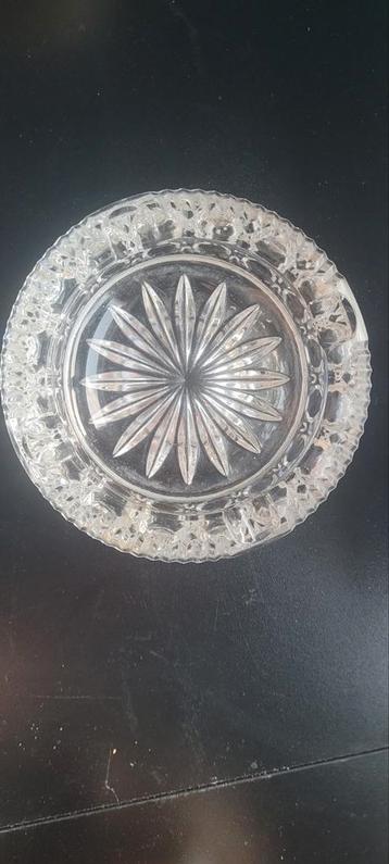 Vintage Glazen Asbak met Sterpatroon beschikbaar voor biedingen