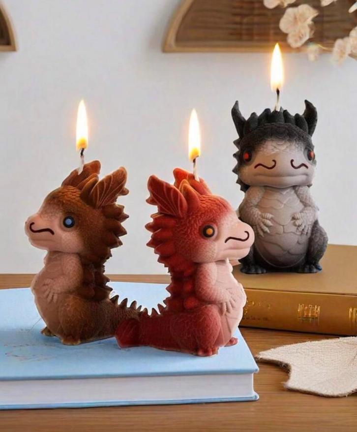 Nieuwe mal draak, Huis en Inrichting, Woonaccessoires | Kandelaars en Kaarsen, Nieuw, Minder dan 25 cm, Overige materialen, Ophalen of Verzenden