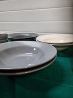 borden infinty grijs wit antriciet ( schaaltjes verkocht), Huis en Inrichting, Keuken | Servies, Ophalen of Verzenden, 'T Olde Gre-j