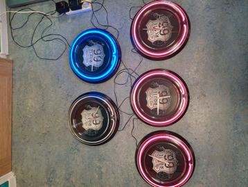 Route 66 wandklokken 5 stuks, 2×blauw, 3×roze beschikbaar voor biedingen