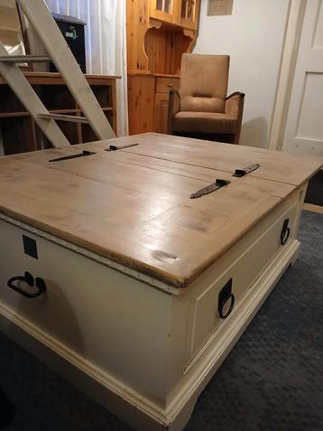 Oerdegelijke Salontafel/Kist. "Riviera Maison?". beschikbaar voor biedingen