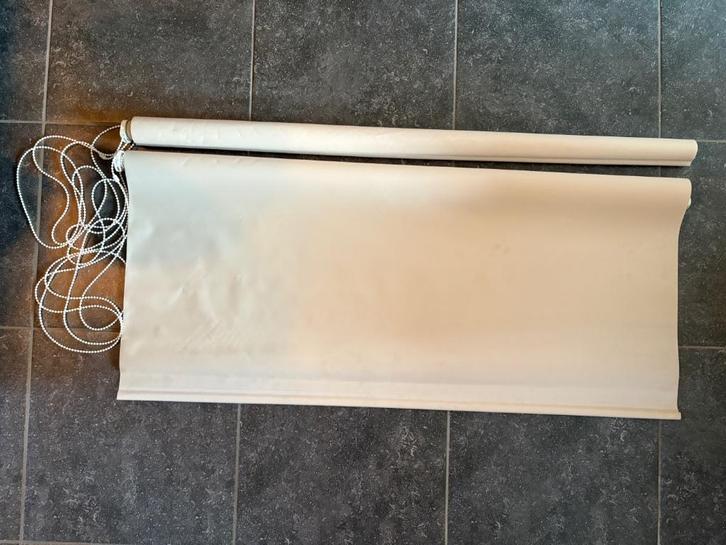 2 beige rolgordijnen (ook los verkrijgbaar), Huis en Inrichting, Stoffering | Gordijnen en Lamellen, Zo goed als nieuw, 150 tot 200 cm