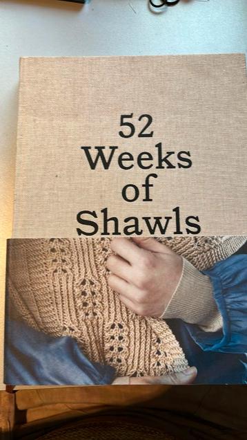 52 weeks of shawls. Engels beschikbaar voor biedingen