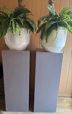 Pilaren/zuilen met grote bloempotten, Ophalen, Gebruikt