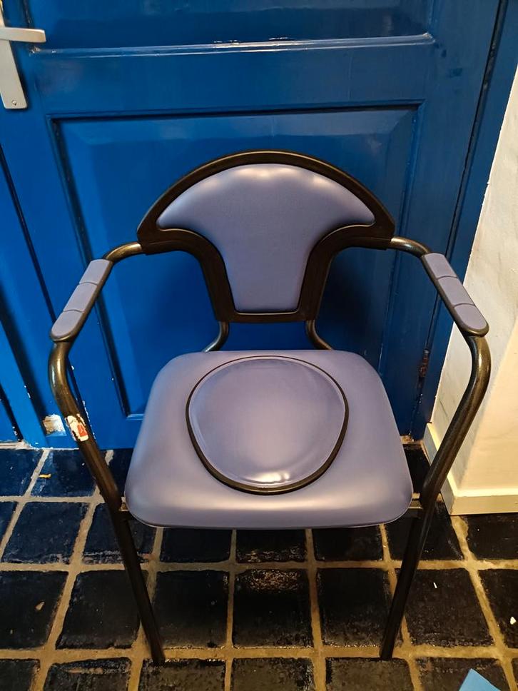 Postoel met dr. helewa toiletemmerzakken, Diversen, Verpleegmiddelen, Nieuw, Ophalen