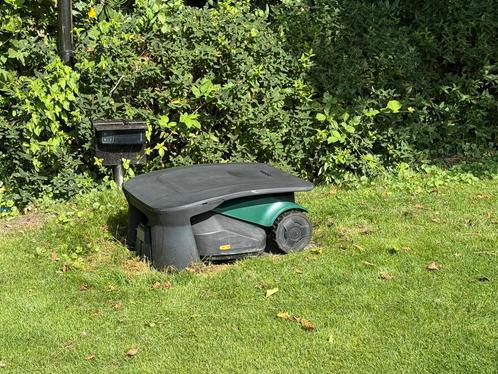 Robomow robotmaaier met home, Tuin en Terras, Robotmaaiers, Gebruikt, Meer dan 25 cm, Met regensensor, Bestuurbaar via app, Ophalen of Verzenden