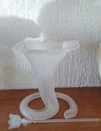 Art Nouveau Vaasje met Bloem van glas., Ophalen of Verzenden