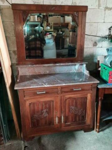 Eiken commode bruin marmer en geslepen spiegel beschikbaar voor biedingen