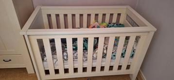 Complete kinderkamer crème wit beschikbaar voor biedingen