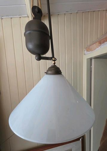 Hanglamp koper met melkglas kap, in hoogte verstelbaar  beschikbaar voor biedingen