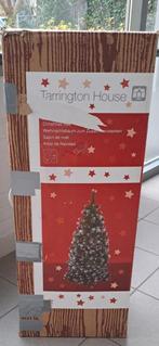 Mooie kunstkerstboom, witte toppen en vaste eikeltjes, Ophalen, Zo goed als nieuw