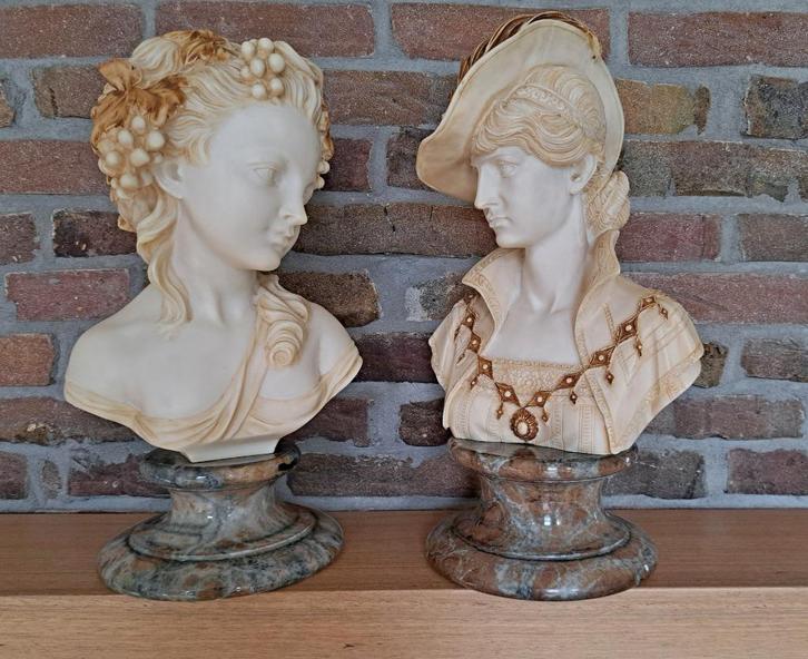 Set 2 buste beelden vrouw marmer albast borstbeeld, Antiek en Kunst, Kunst | Designobjecten, Ophalen