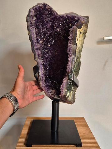 amethist geode op standaard 53 cm beschikbaar voor biedingen