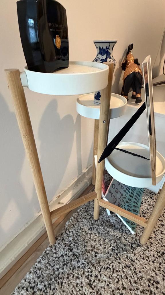 Trio tree stand, Huis en Inrichting, Tafels | Kaptafels, Zo goed als nieuw, Minder dan 100 cm, 50 tot 100 cm, Ophalen