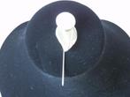Salvatore Ferragamo broche. Salvatore Ferragamo., Overige materialen, 4 tot 7 cm, Ophalen of Verzenden, Zo goed als nieuw