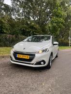 Peugeot 208 PureTech 1.2 VTI 60KW/82PK 5-D 2017 Wit, Auto's, Voorwielaandrijving, Stof, 1199 cc, Origineel Nederlands