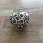 Vintage Pillendoosje Hartvormig, Gebruikt, Porselein of Keramiek, Schaal, Ophalen of Verzenden
