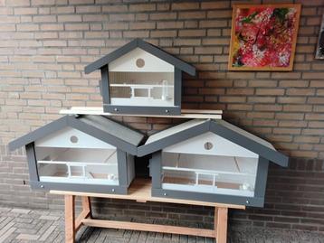 Vogelkooien evt met bastaard of Kanaries  beschikbaar voor biedingen