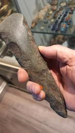 bodemvondst: stenen bijl, steentijd, Indonesie, Asmat, Ophalen of Verzenden