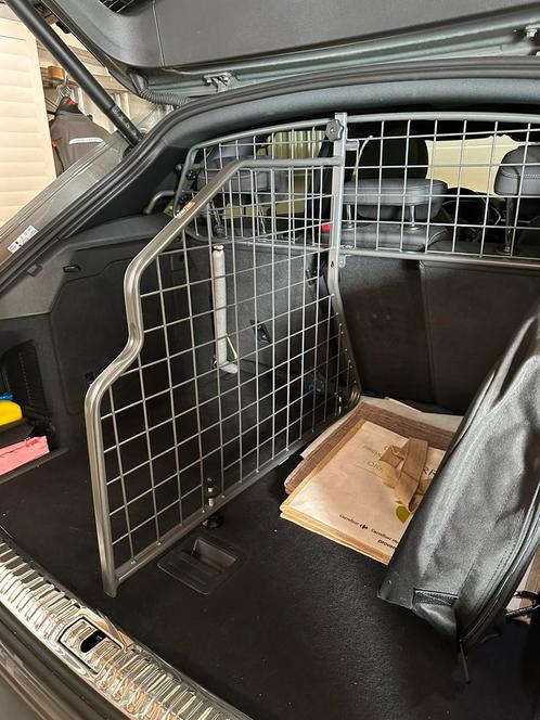 Bagagerek, hondenrek en scheidingswand Audi Q3 vanaf 2018, Auto diversen, Auto-accessoires, Zo goed als nieuw, Ophalen