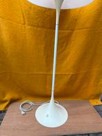 Panthella vloerlamp van verner panton voor louis poulsen, Huis en Inrichting, Lampen | Vloerlampen, Gebruikt, C, B, A
