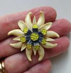 Oude benen souvenir broche: edelweiss. Zell am See, Sieraden, Tassen en Uiterlijk, Antieke sieraden, Ophalen of Verzenden, Overige materialen