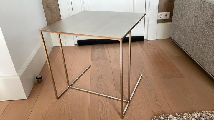 Minotti Leger bijzettafel z.g.a.n., Huis en Inrichting, Tafels | Bijzettafels, Zo goed als nieuw, Vierkant, 45 tot 60 cm, Minder dan 55 cm