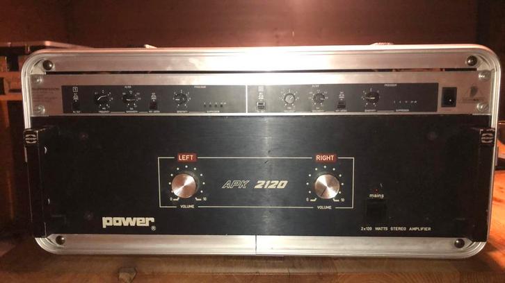 Power versterker behringer suppressor flightcase, Muziek en Instrumenten, Versterkers | Keyboard, Monitor en PA, Zo goed als nieuw