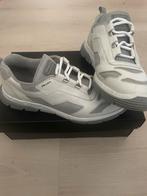 Prada sneakers, Kleding | Heren, Schoenen, Ophalen of Verzenden, Zo goed als nieuw, Wit