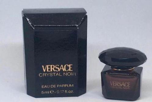 Parfumminiatuur Versace Crystal Noir 5 ml Eau de PARFUM, Verzamelen, Parfumverzamelingen, Nieuw, Miniatuur, Gevuld, Verzenden
