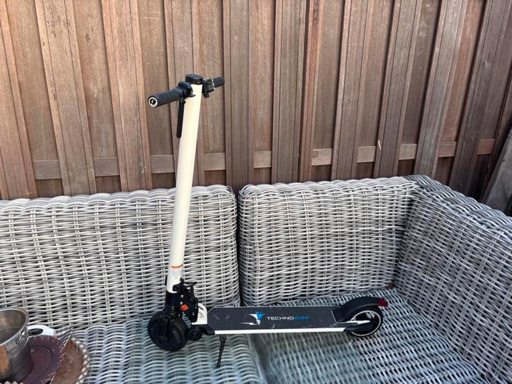 Electrische step, Fietsen en Brommers, Steps, Zo goed als nieuw, Elektrische step (E-scooter), Ophalen