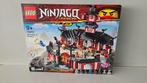 LEGO NINJAGO Legacy Het Spinjitzu Klooster - 70670, Kinderen en Baby's, Speelgoed | Duplo en Lego, Ophalen of Verzenden, Zo goed als nieuw