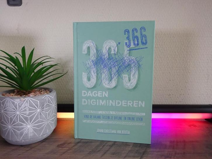 Johan Christiaan van Houten - 366 dagen Digiminderen, Boeken, Overige Boeken, Zo goed als nieuw, Ophalen of Verzenden