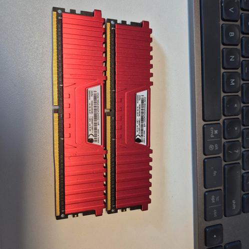 Corsair Vengeance 16GB PC4-2400 desktop geheugen, Computers en Software, RAM geheugen, Gebruikt, Desktop, 16 GB, DDR4, Verzenden