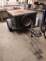 In goede staat aanhanger met afsluitbare deksel., Ophalen