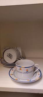 Porselein servies wit met oranje/ blauwe bloemetjes., Antiek en Kunst, Ophalen of Verzenden