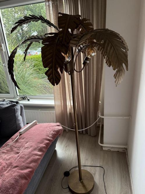 Te koop: Luxe vloerlamp palmbladeren design (goud), Huis en Inrichting, Lampen | Vloerlampen, Zo goed als nieuw, 150 tot 200 cm