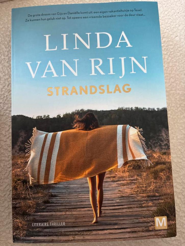 Strandslag - Linda van Rijn, Boeken, Thrillers, Zo goed als nieuw, Nederland, Ophalen of Verzenden